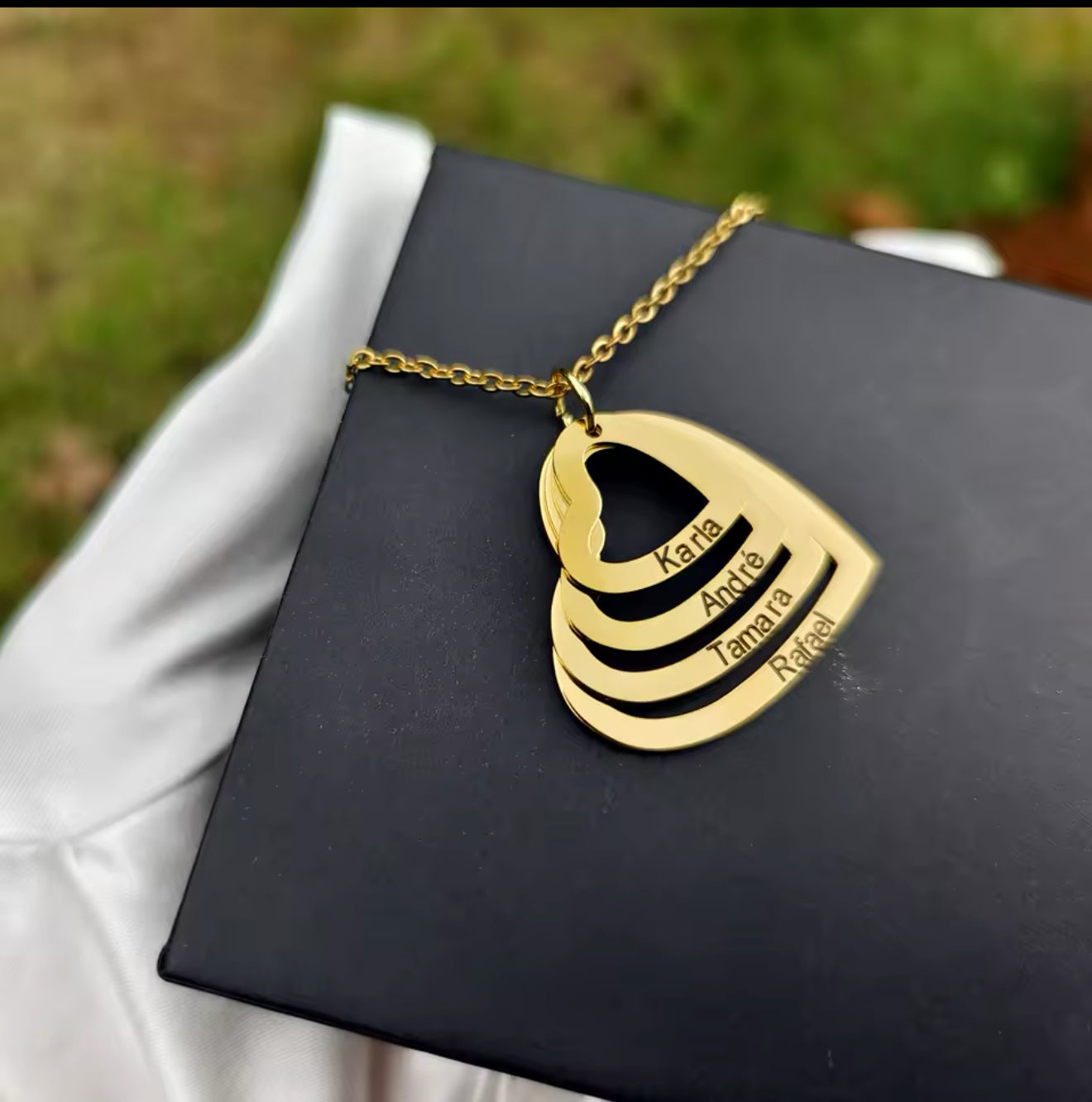 1-6 Personalized Heart Layers Necklace – Custom Engraved Family Name Pendant