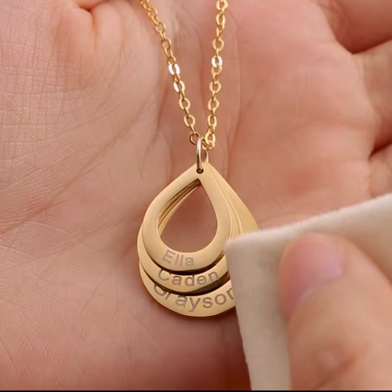 1-4 Personalized Teardrop Layers Necklace – Custom Engraved Family Name Pendant